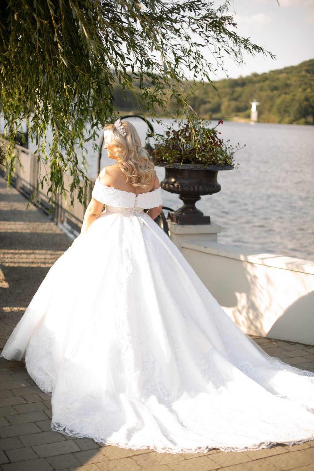 Wedding Dresses Inspiration By Fiancée Bridal Curves 9485